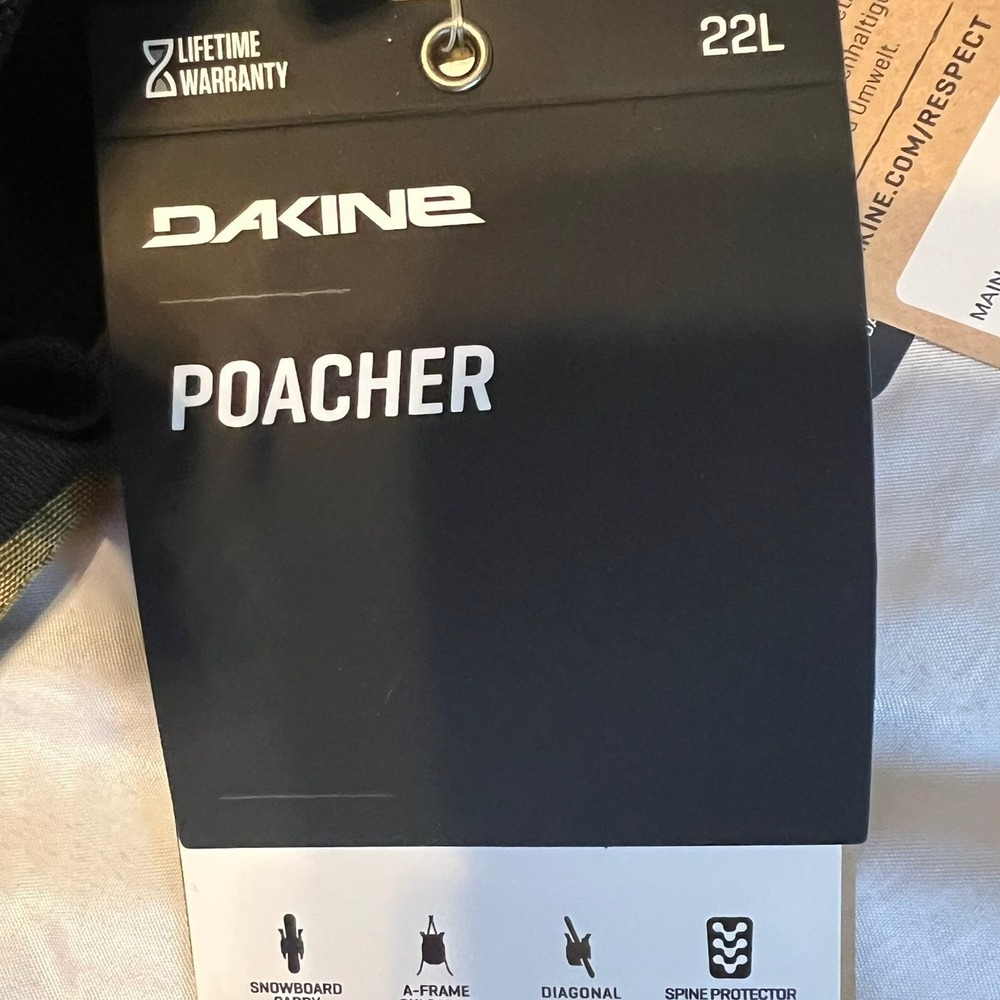 Dakine Poacher 22L Backpack - Green Moss NWT - Picture 6 of 10